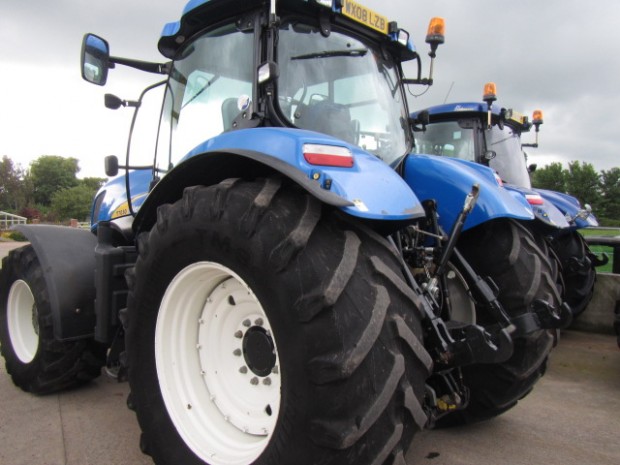 New Holland T7030
