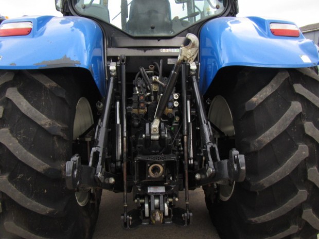 New Holland T7030
