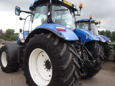 New Holland T7030