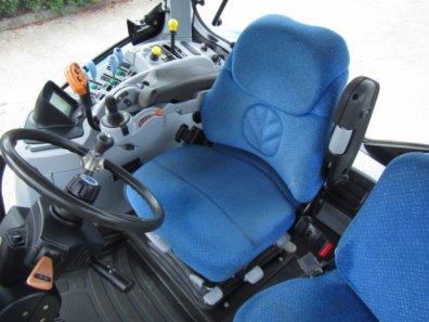 New Holland T7030