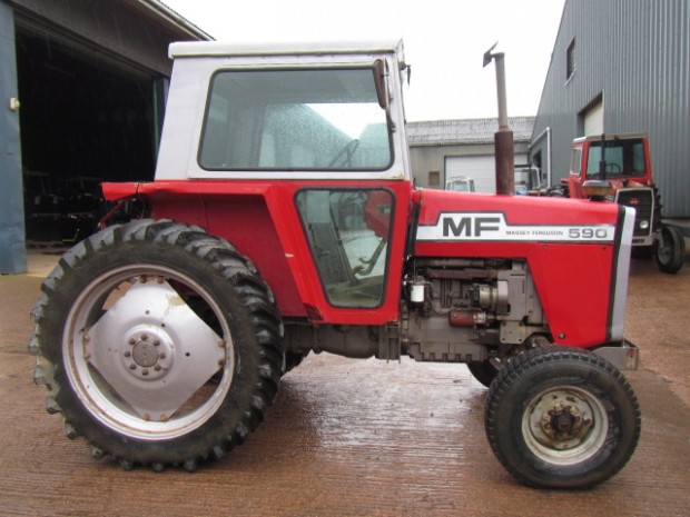 Massey Ferguson 590