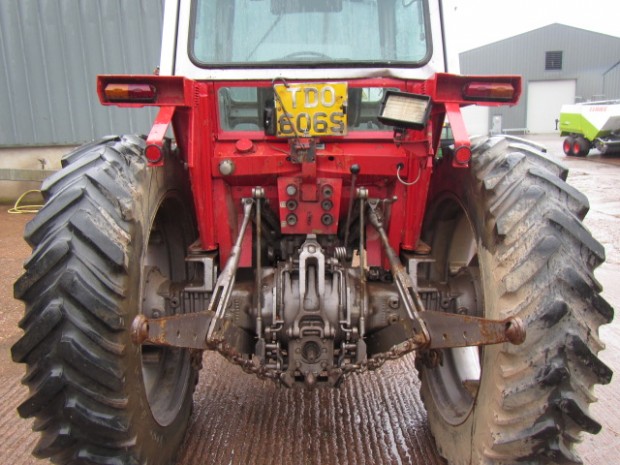 Massey Ferguson 590