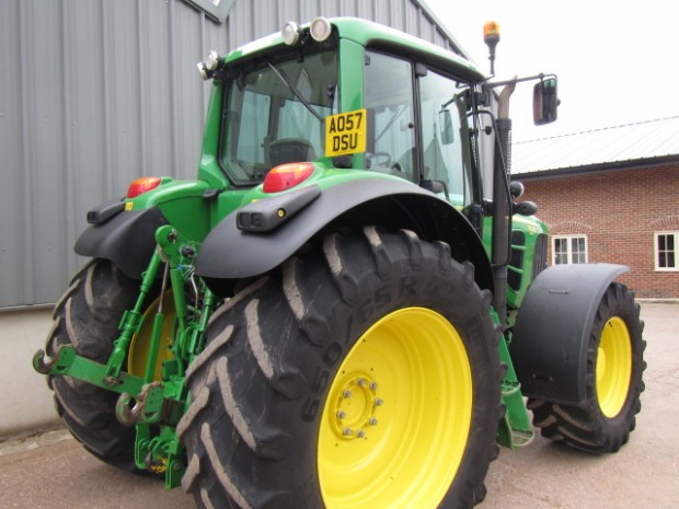 John Deere 7530