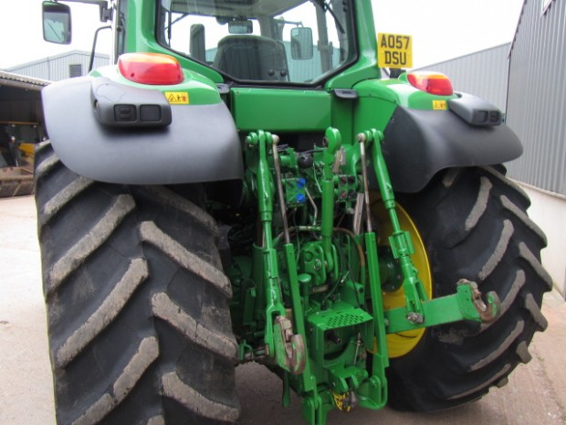 John Deere 7530