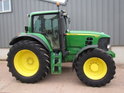 John Deere 7530