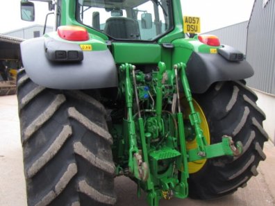 John Deere 7530