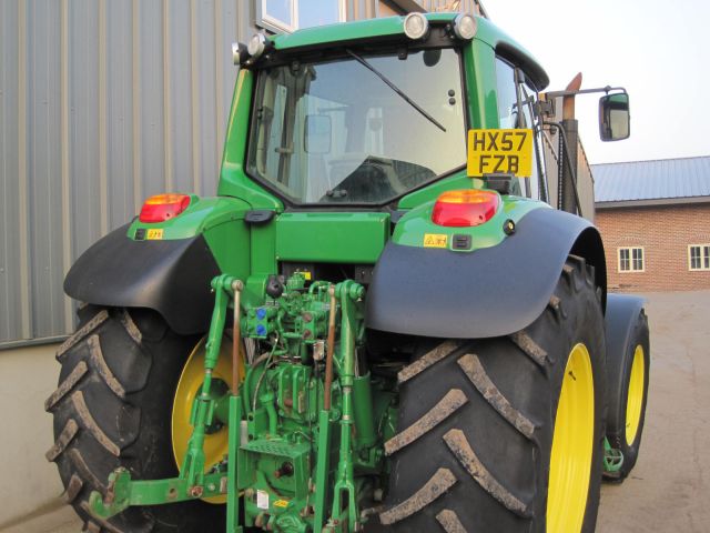 John Deere 6830