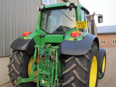 John Deere 6830