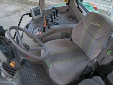 John Deere 6830