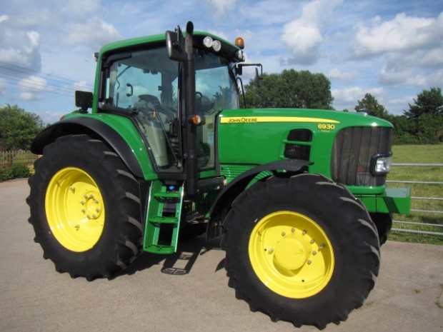 John Deere 6930