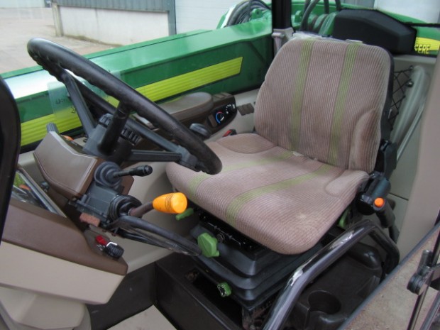John Deere 3215 telescopic