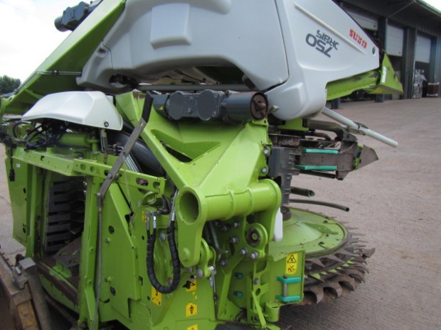 Claas Orbis 750 10 row Maize header