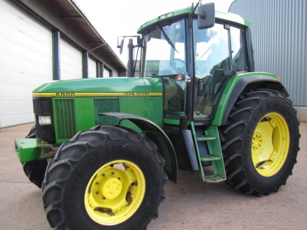 John Deere 6800