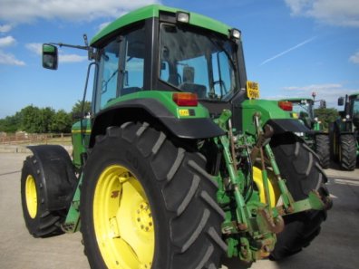 John Deere 6800