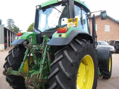 John Deere 6800