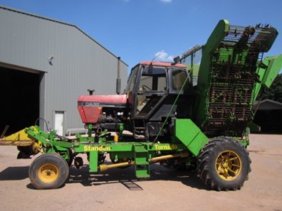 Standen Tornado 2 row beet harvester