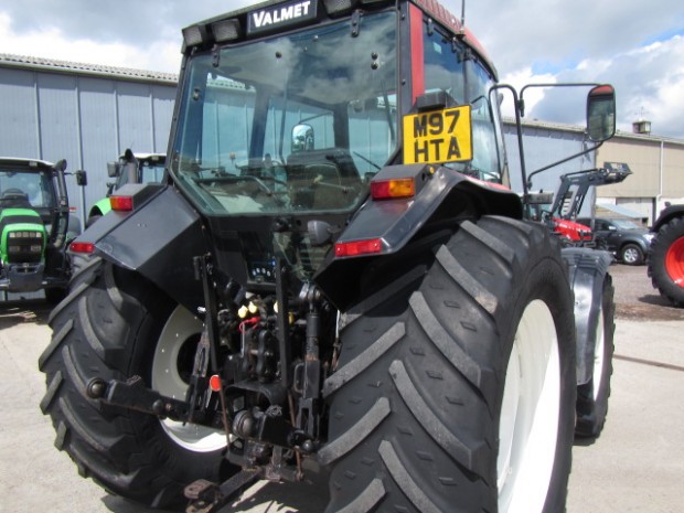 Valtra 6400