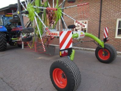 Claas Liner 2800 rake