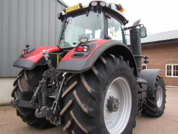 Massey Ferguson 8670
