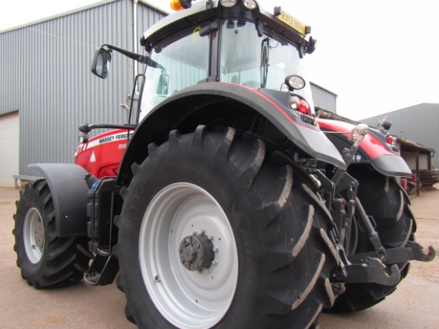 Massey Ferguson 8670