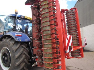Kuhn HR 5004 power harrow