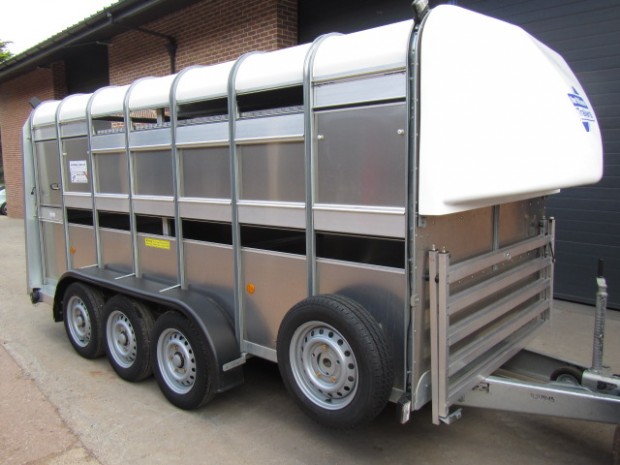 Ifor Williams TA510G3 tri-axle trailer 14ft 3,500kg
