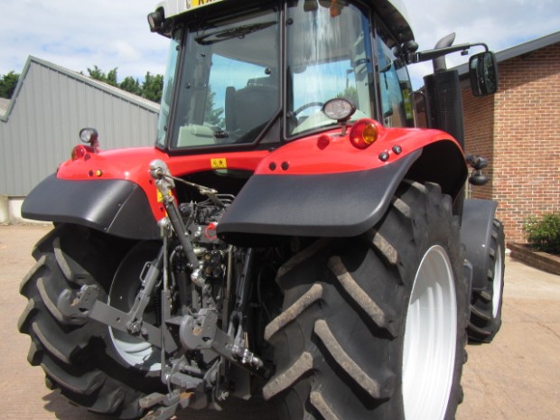 Massey Ferguson 7615 Efficient