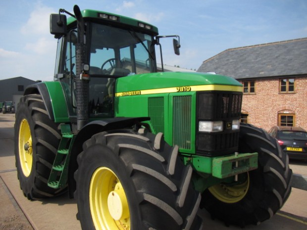 John Deere 7810