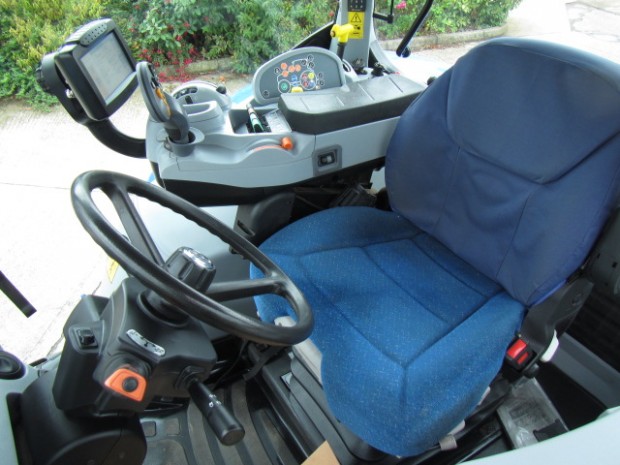 New Holland T6080
