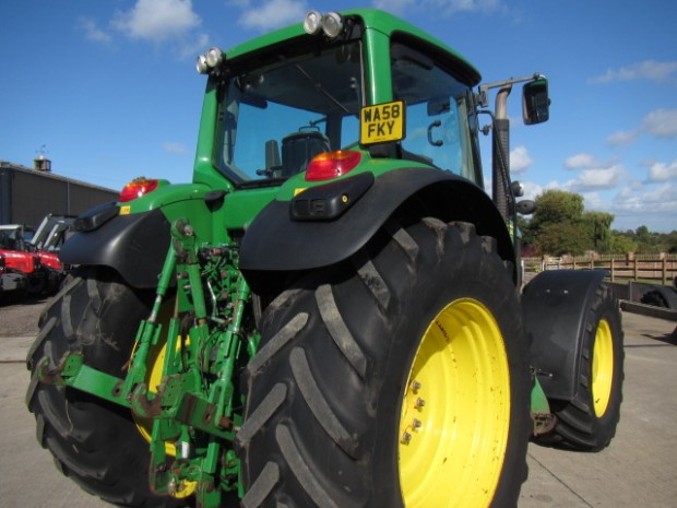 John Deere 7530