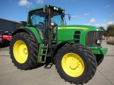 John Deere 7530