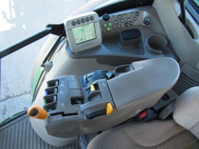 John Deere 7530