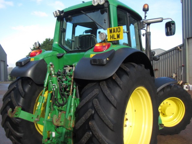 John Deere 7530