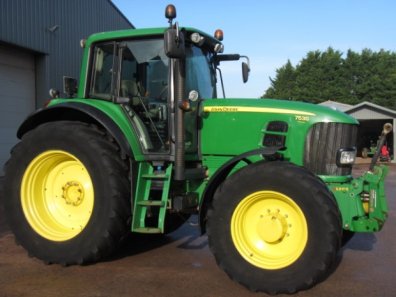John Deere 7530