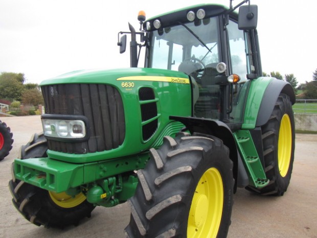 John Deere 6630