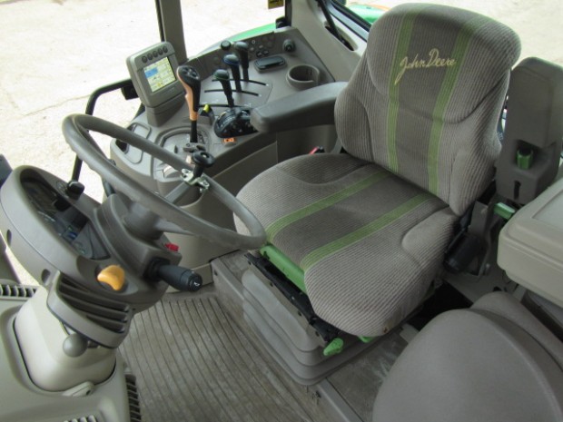 John Deere 6630