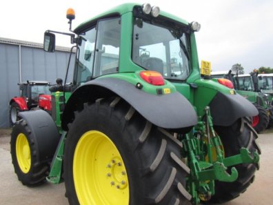 John Deere 6630