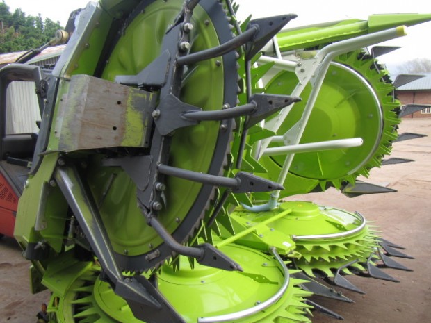 Claas Orbis 600 8 row maize header