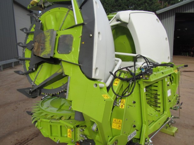 Claas Orbis 600 8 row maize header