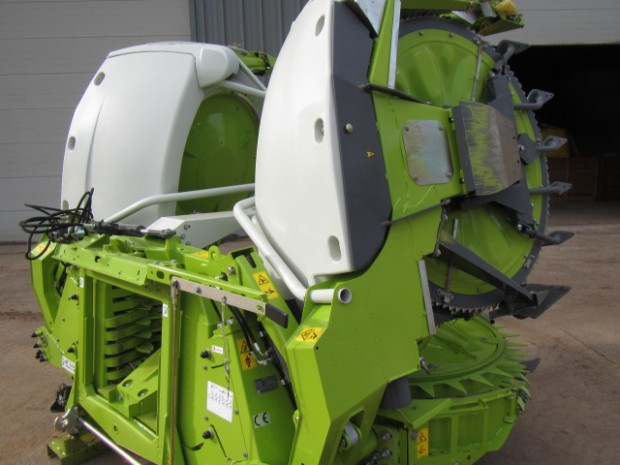 Claas Orbis 600 8 row maize header