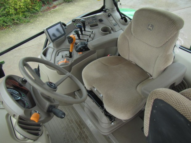 John Deere 6125R