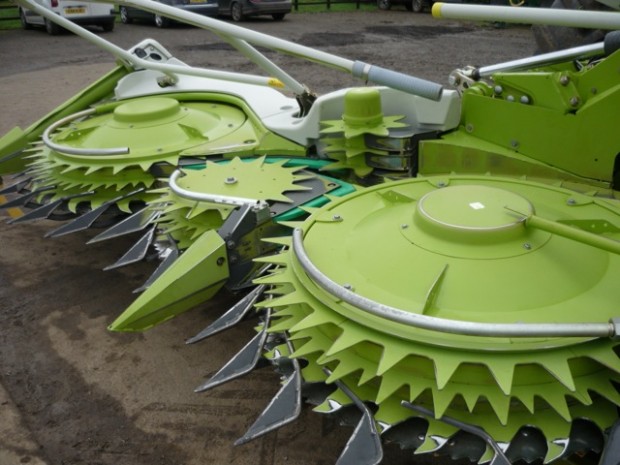 Claas Orbis 750 10 row maize header