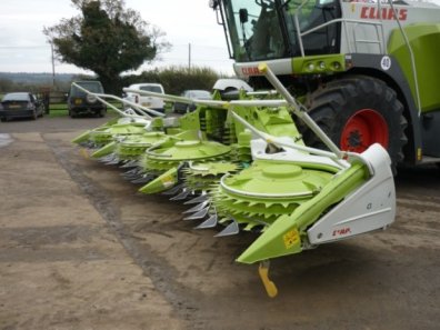 Claas Orbis 750 10 row maize header