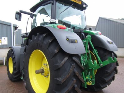John Deere 6210R