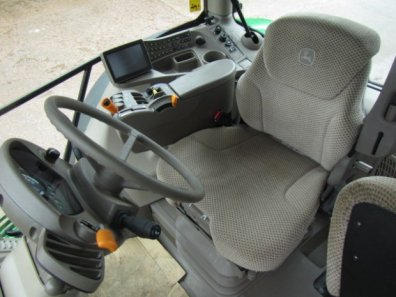 John Deere 6210R