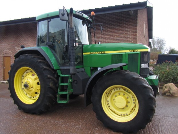 John Deere 7810