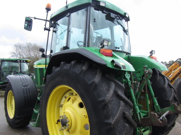 John Deere 7810