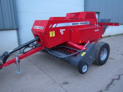 Massey Ferguson 1839 baler