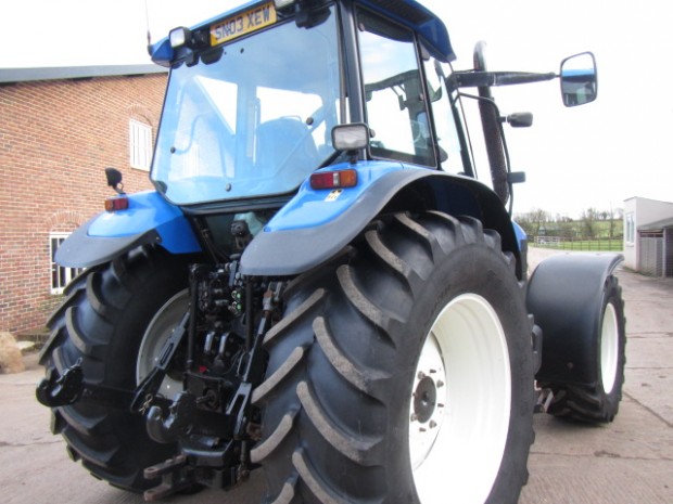 New Holland TM155