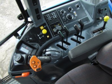 New Holland TM155